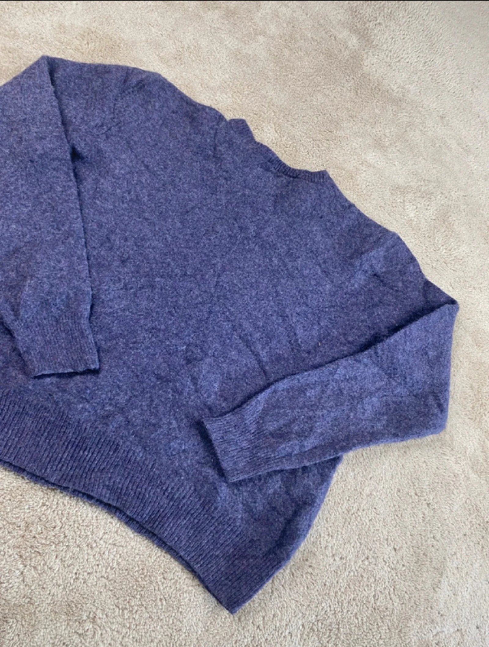 Polo Ralph Lauren de malha 100% lã de cordeiro gola V roxa tamanho P – photo 5
